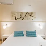 Mediterranea Sea House Bed & Breakfast 4*