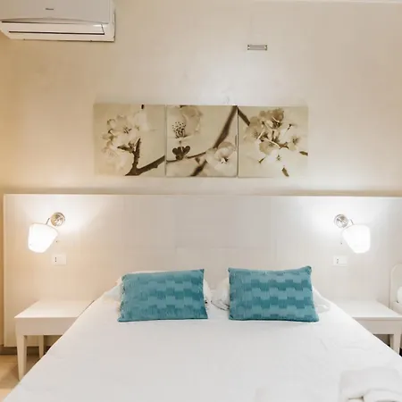 Mediterranea Sea House Bed & Breakfast 4*