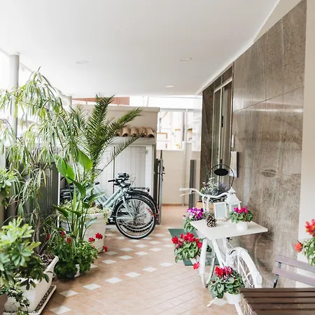 Mediterranea Sea House Bed & Breakfast 4*